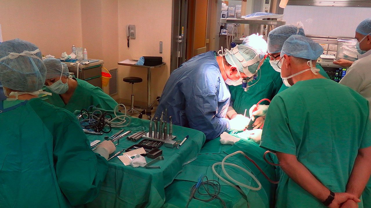 Dr. Marco Rinaldi dentista a Bologna esperto in odontostomatologia